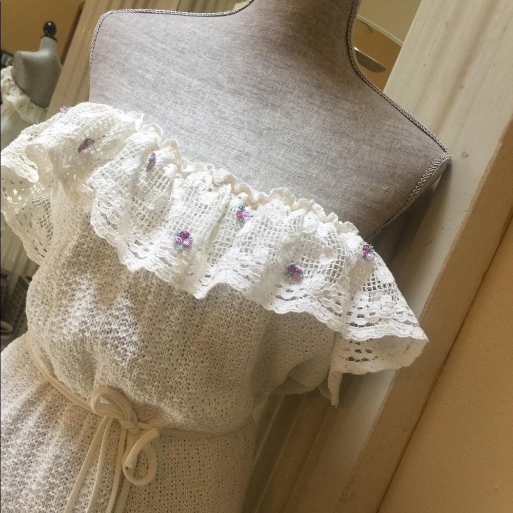 1970s Handmade Unique Vintage Crocheted Dress M